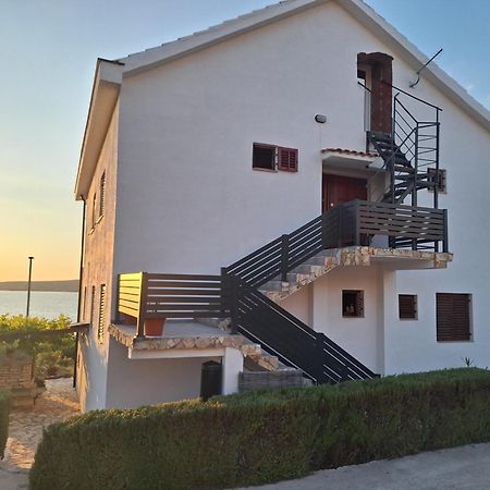Apartments Cetiri Sestrice Novigrad  Dış mekan fotoğraf